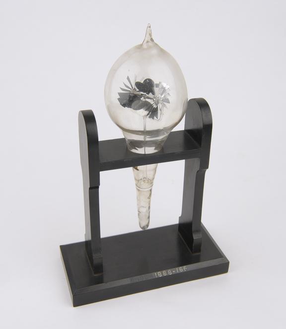 Radiometer used to illustrate Sir W