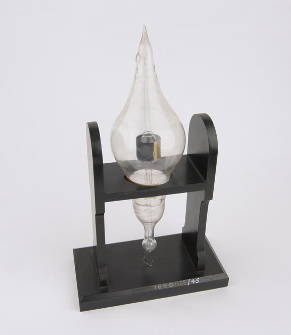 Radiometer used to illustrate Sir W