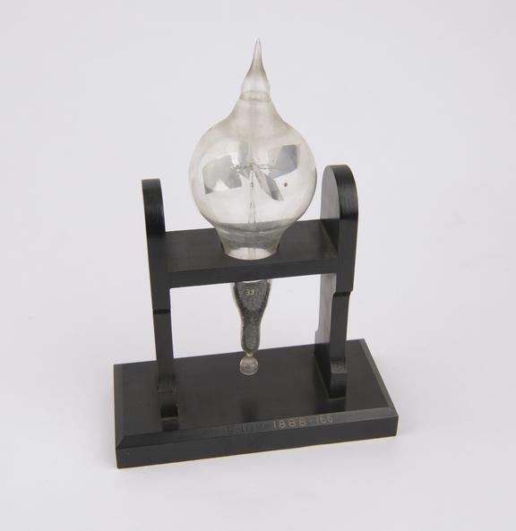 Radiometer used to illustrate Sir W