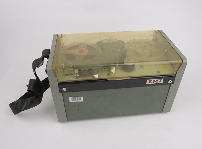 Portable tape recorder type L4B serial no