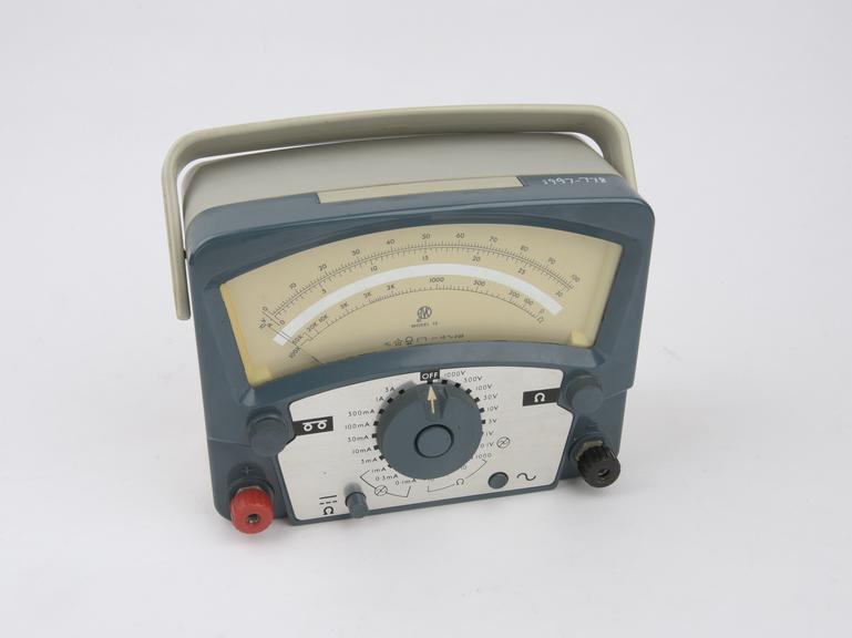 Avometer model 15 analogue multimeter by Avo Ltd