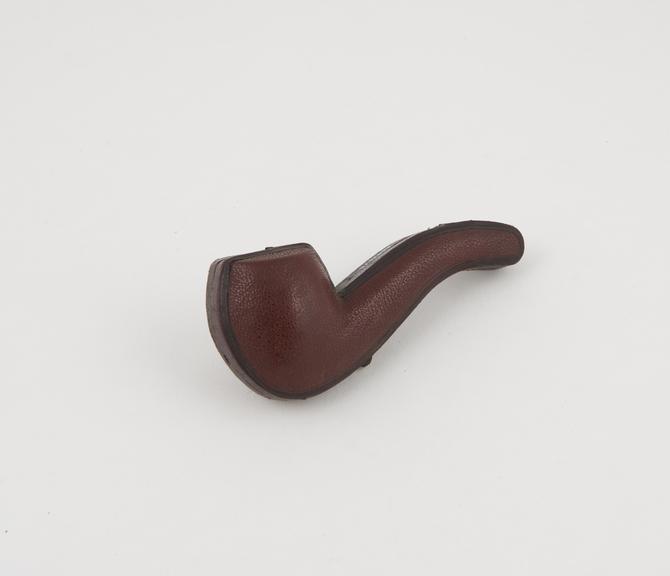 Red leatherette tobacco pipe case, stubby bulbous bowl