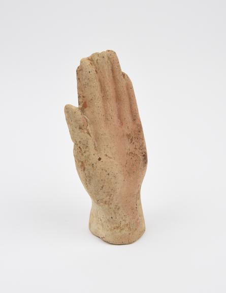 Votive left hand (votive hand)