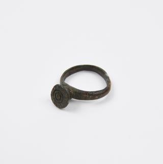 Bronse finger ring