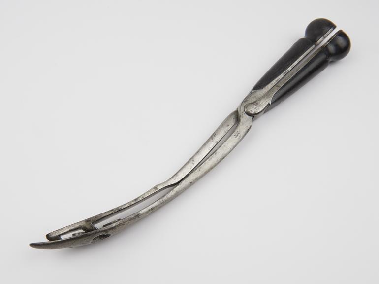 Forceps, craniotomy Daivs' crotchet, by Evans of London