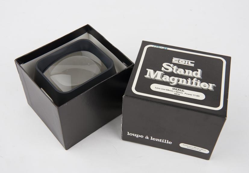 Stand magnifier with 64x52mm aspheric acrylic lens and black