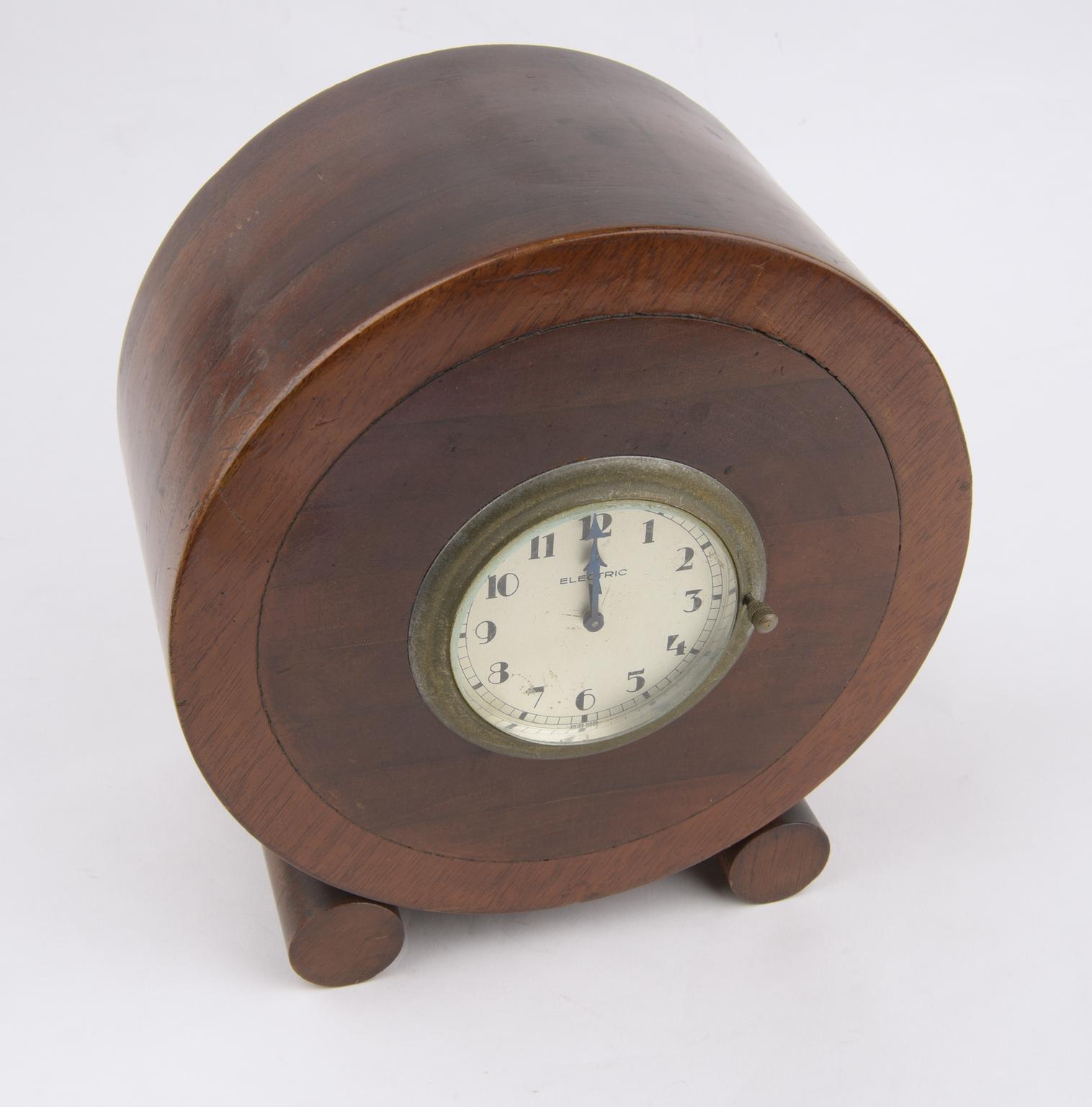 Clock with compound pendulum and unusual dead-beat escapement by the ...