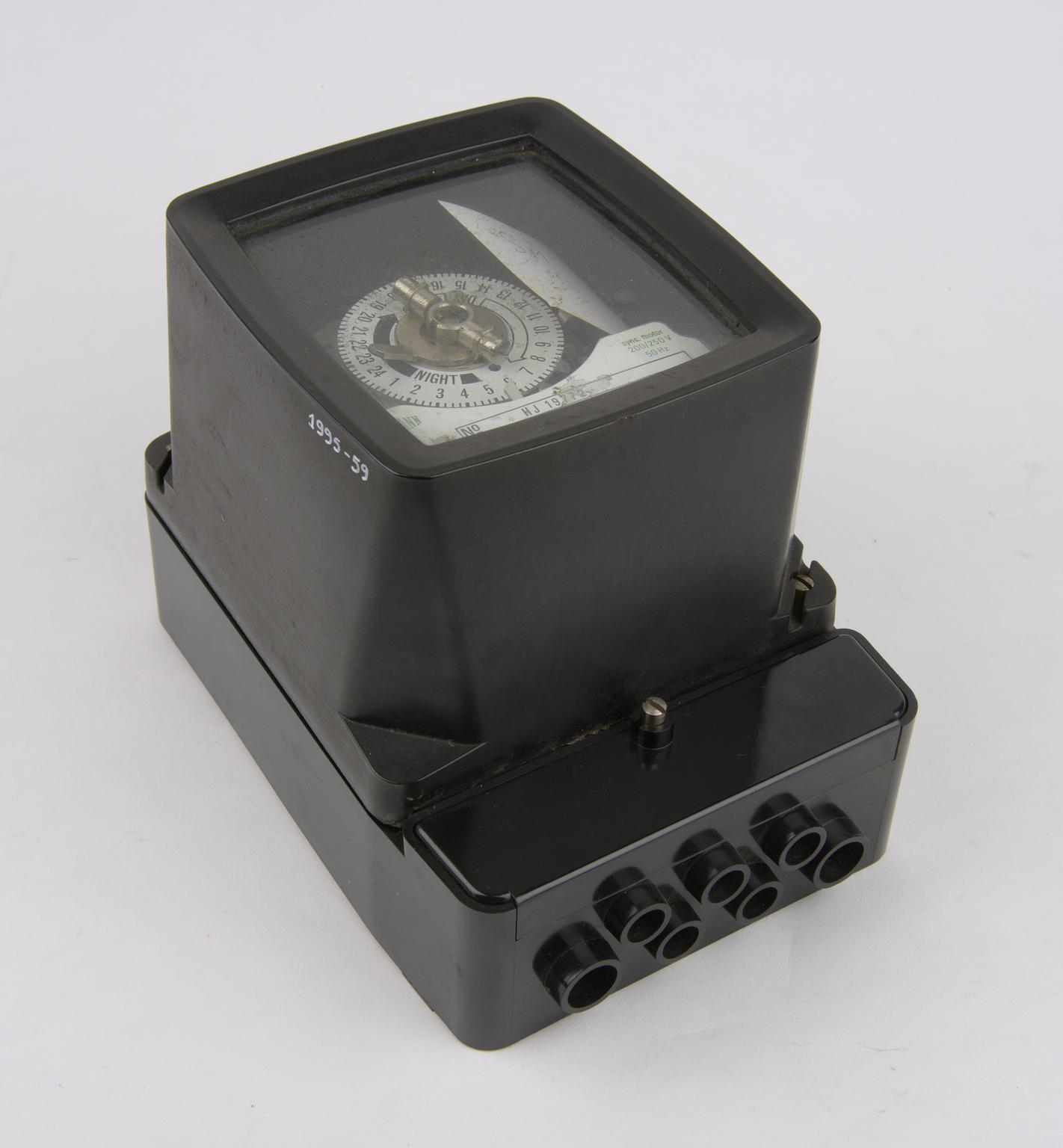 Synchronous Motor Driven Timer Synchronous motor driven timeswitch with clockwork backup | Science ...