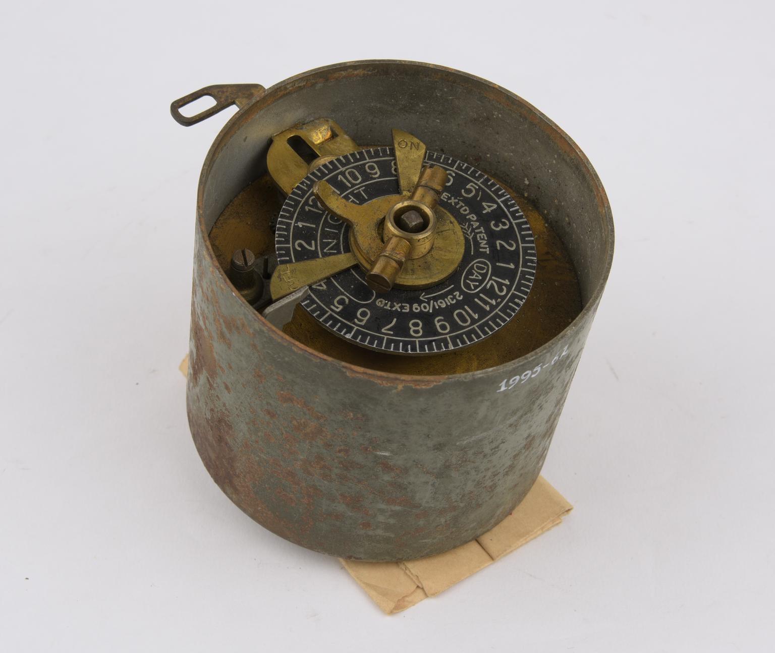 Clockwork timer for operating an external lever (to control gas or ...