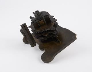 Sectored disc assembly, on metal base