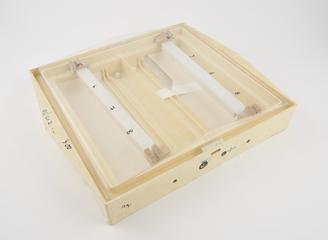 Tray chamber for electrophoresis equipment