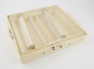 Tray chamber for electrophoresis equipment