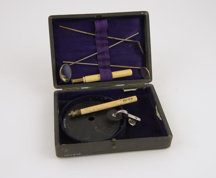 Laryngoscopic set, incomplete in case