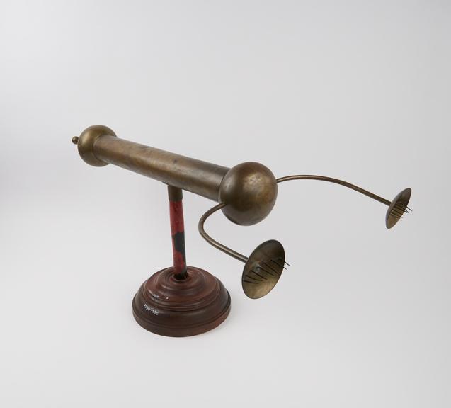 Prime conductor from plate electrostatic machine