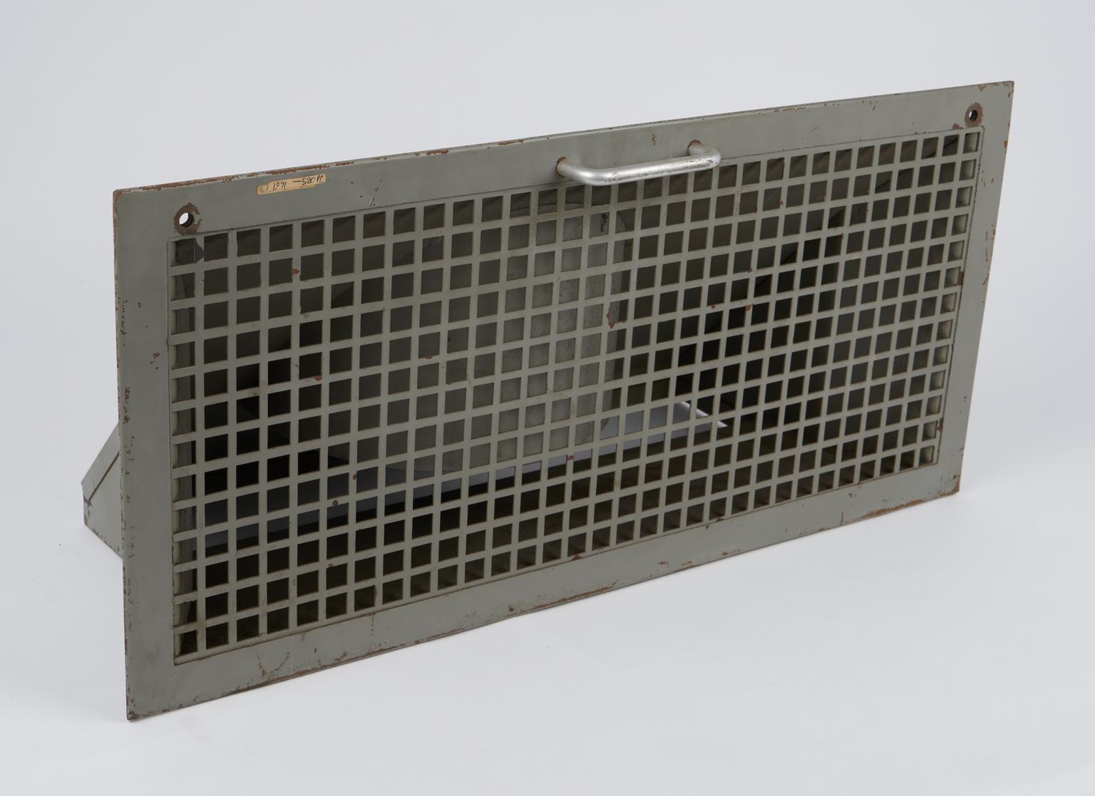 Grating, with handle, for Disc Recorder Type D/I | Science Museum Group ...