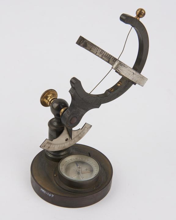 Universal equinoctial sundial. French, c.1930 (B1688)