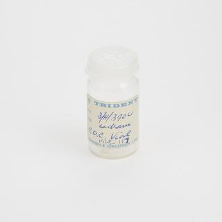 Glass vial with lid