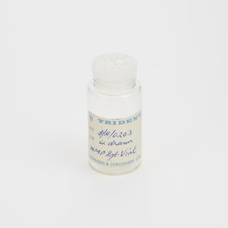 Glass vial with lid