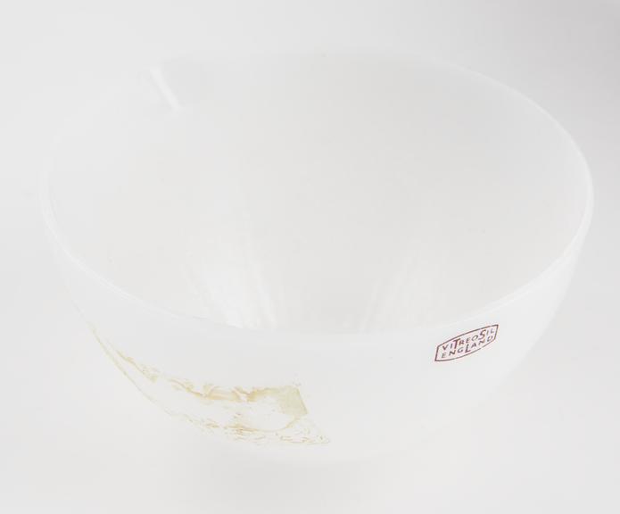 Vitreosil' basin in translucent fused silica, 4 inches