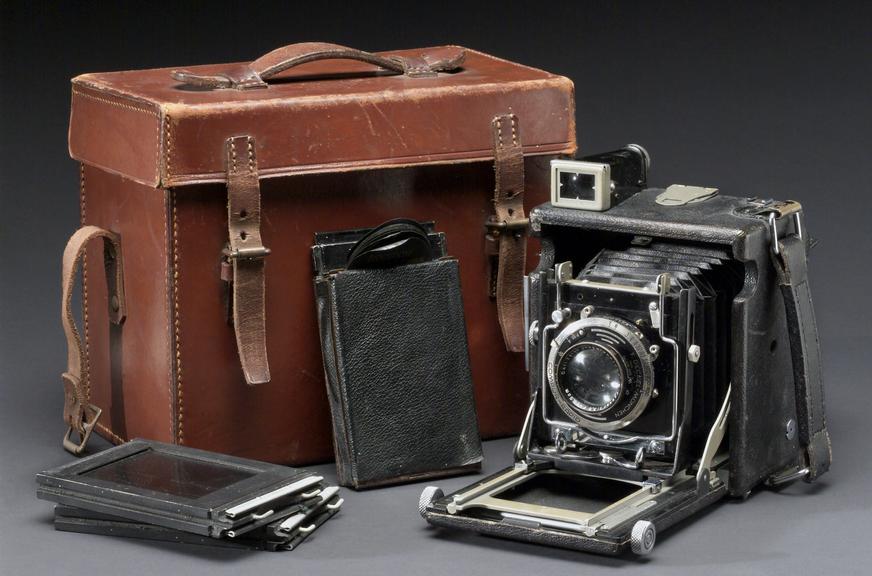 Speed Graphic with Compur-Rapid Shutter and f3.5 Tessar Lens | Science  Museum Group Collection