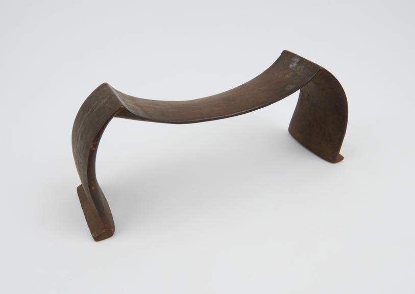 Simple wooden headrest, U-shaped, from Tonga, 1881-1925