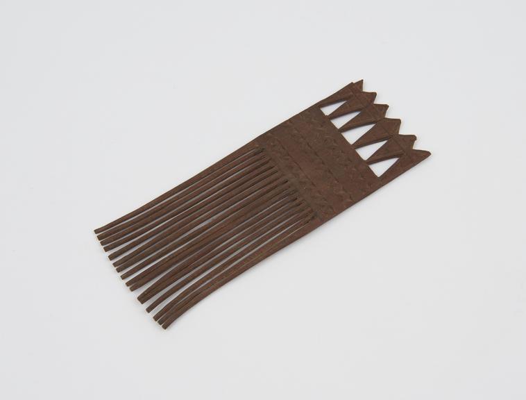 Flat wooden comb