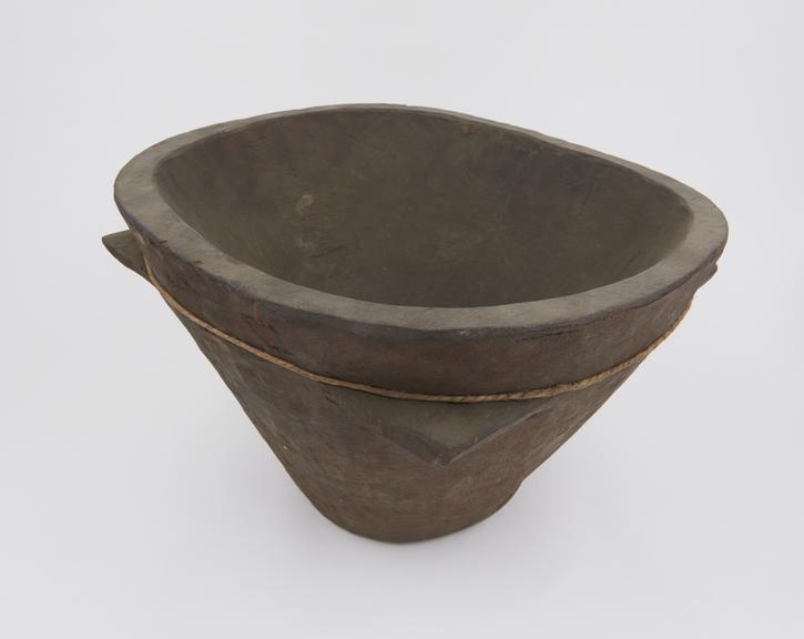 Carved wood mortar, Africa, 1801-1920