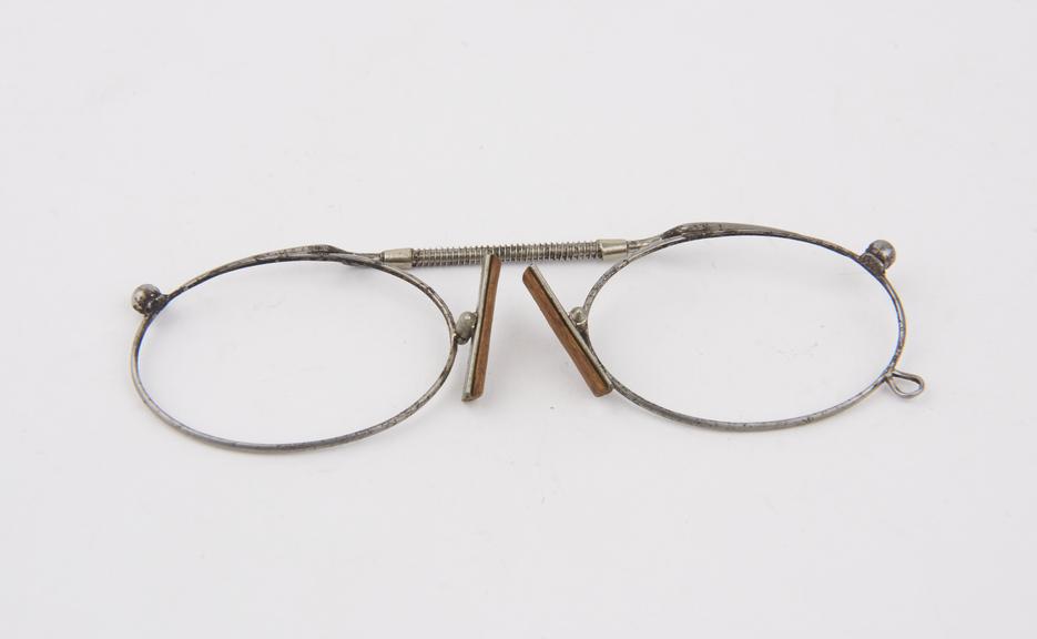 English pattern horizontal spring clip eyeglass frame