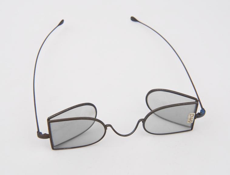 D Steel Frame Eye Preservers' (c