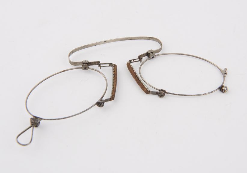 Canadian steel folding clip eyeglasses with cork plaquets