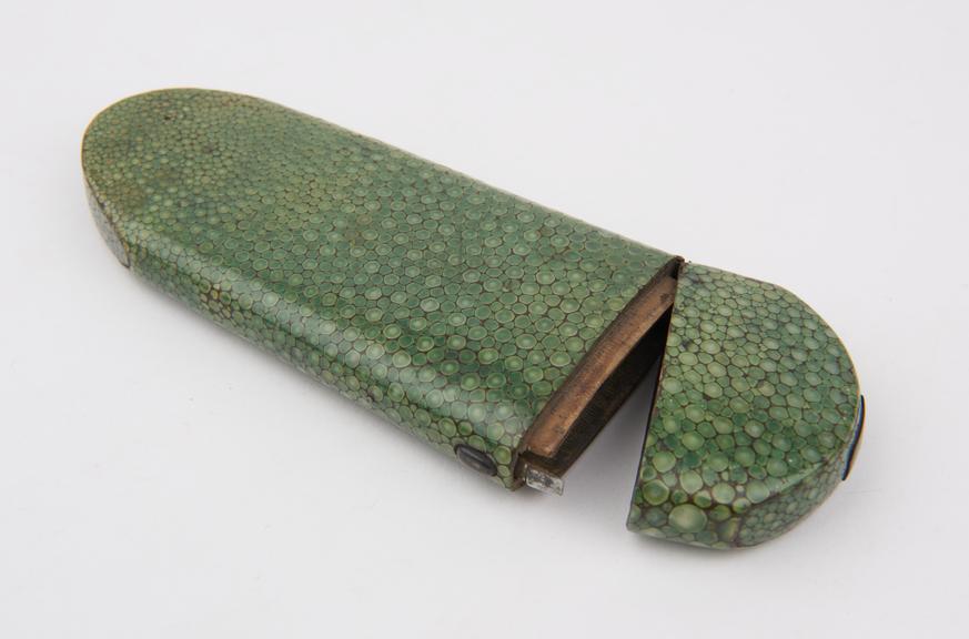 Green shagreen case, unsigned, United Kingdom, c. 1820