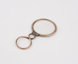 Early spectacles: hand monocular ("quizzing glass")