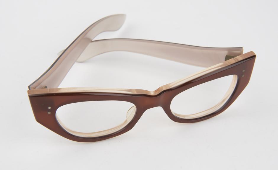 Pair of plastic spectacles frames, female style