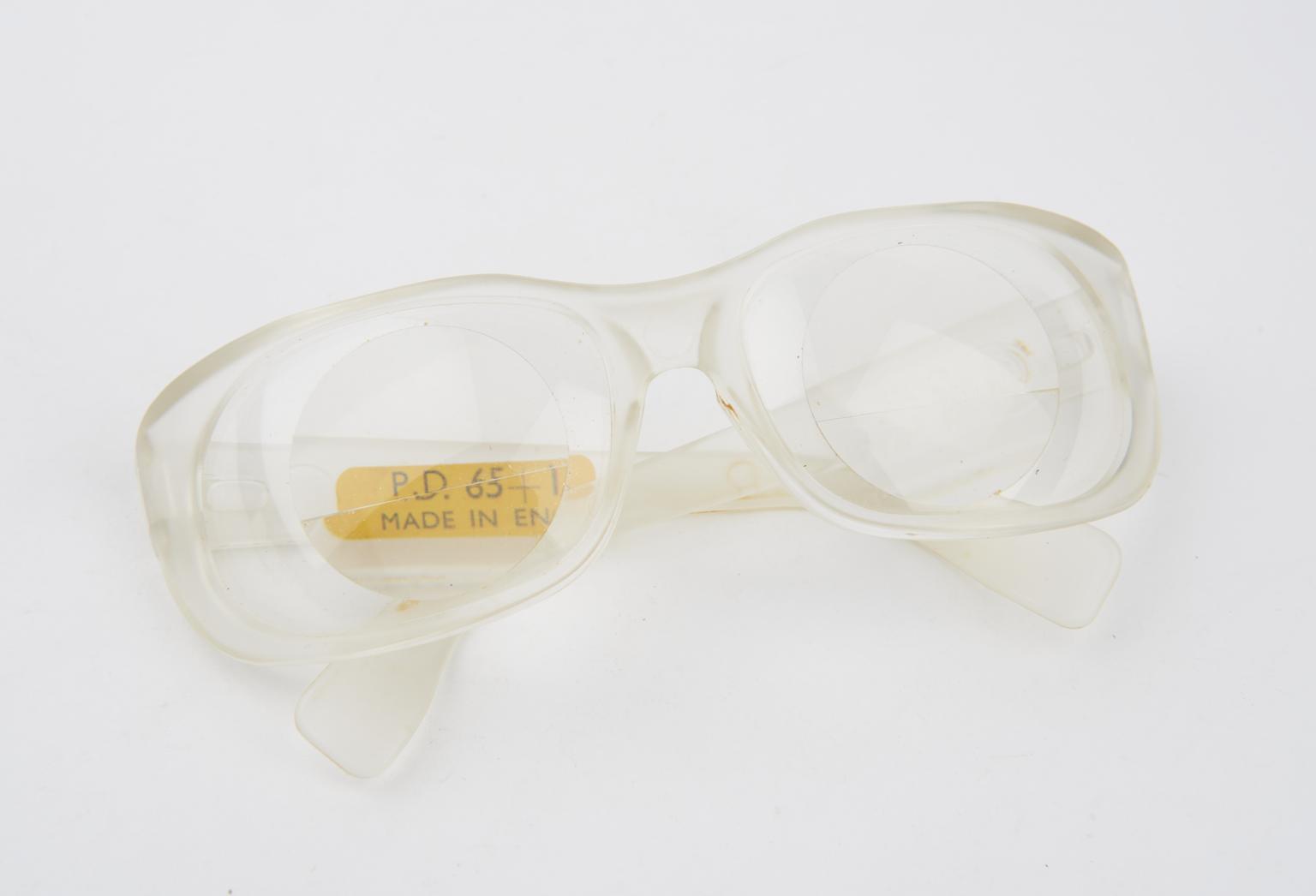 Lightweight post cataract glasses