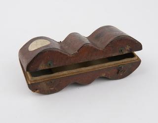 Imitation leather case for expanding opera glasses