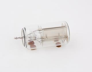 GT-cut quartz plate, mounted in glass envelope, inside jar