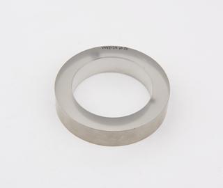 Essen-type z-cut quartz ring, plated and notched