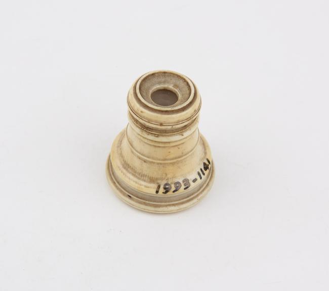 Spy Glass (c.1730) ivory with screw focus