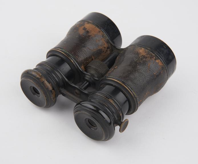 Pair of Galilean type binoculars, fixed interocular distance