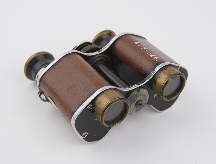 Prismatic binoculars, 8 x