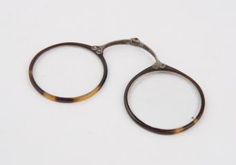 Folding Glasses (c.1760-70) with a silver bridge