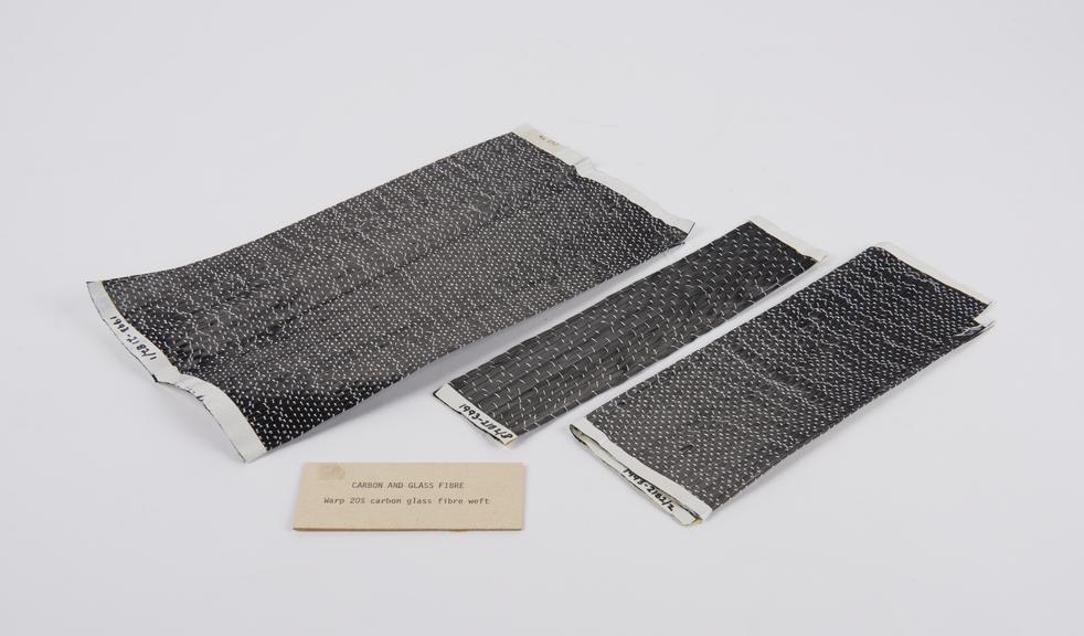 3 woven tapes made of carbon fibre