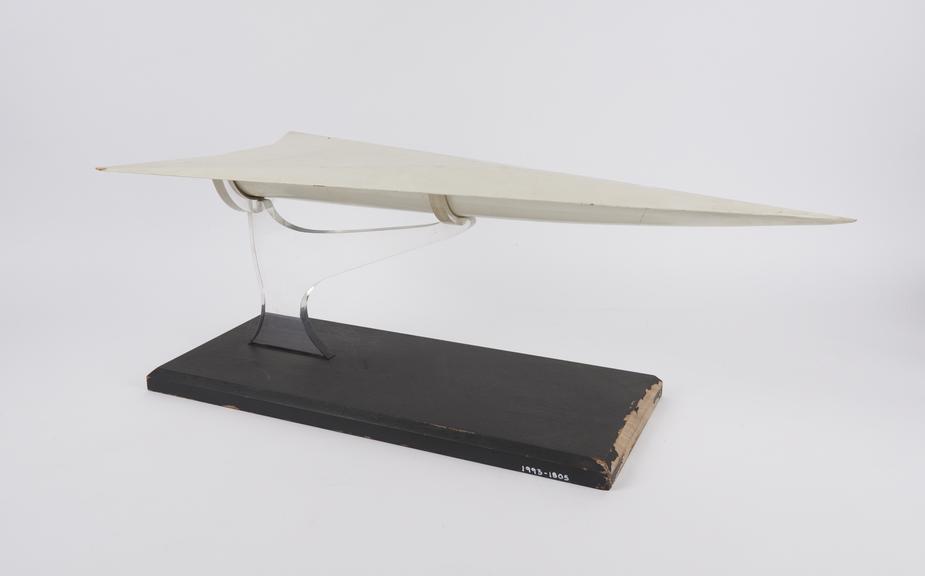 Display model with separate fuselage and slender arrow wing