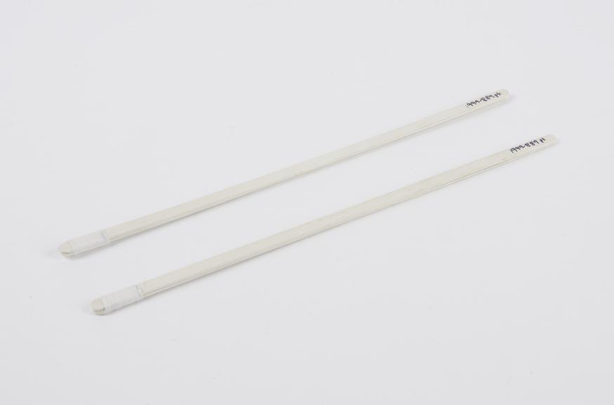 Two 'V' finger rods for dowsing