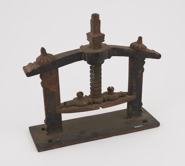 Small iron press, probably English, 1801-1900