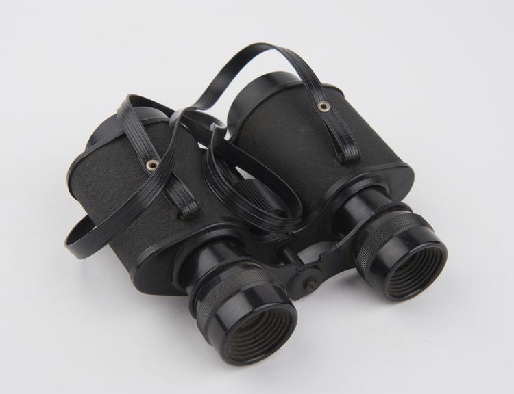 Field glass, replica prismatic binocular