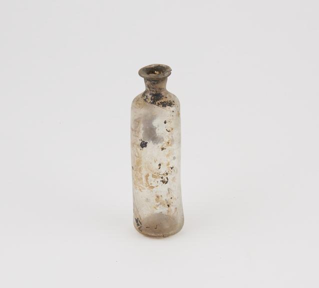 Glass bottle, cylindrical body