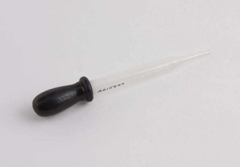 Dropper, glass with rubber bulb, English, 1901-1940