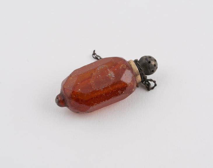 Amber vinaigrette or perfume bottle, with 8-sided body