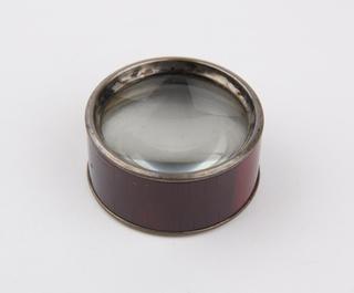 Compound magnifying reading glass